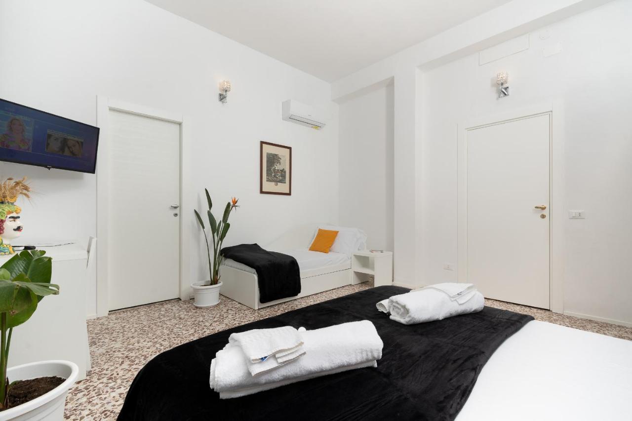 Regina Margherita - Bed&Breakfast&Rooftop Lounge Bar Syrakus Exterior foto
