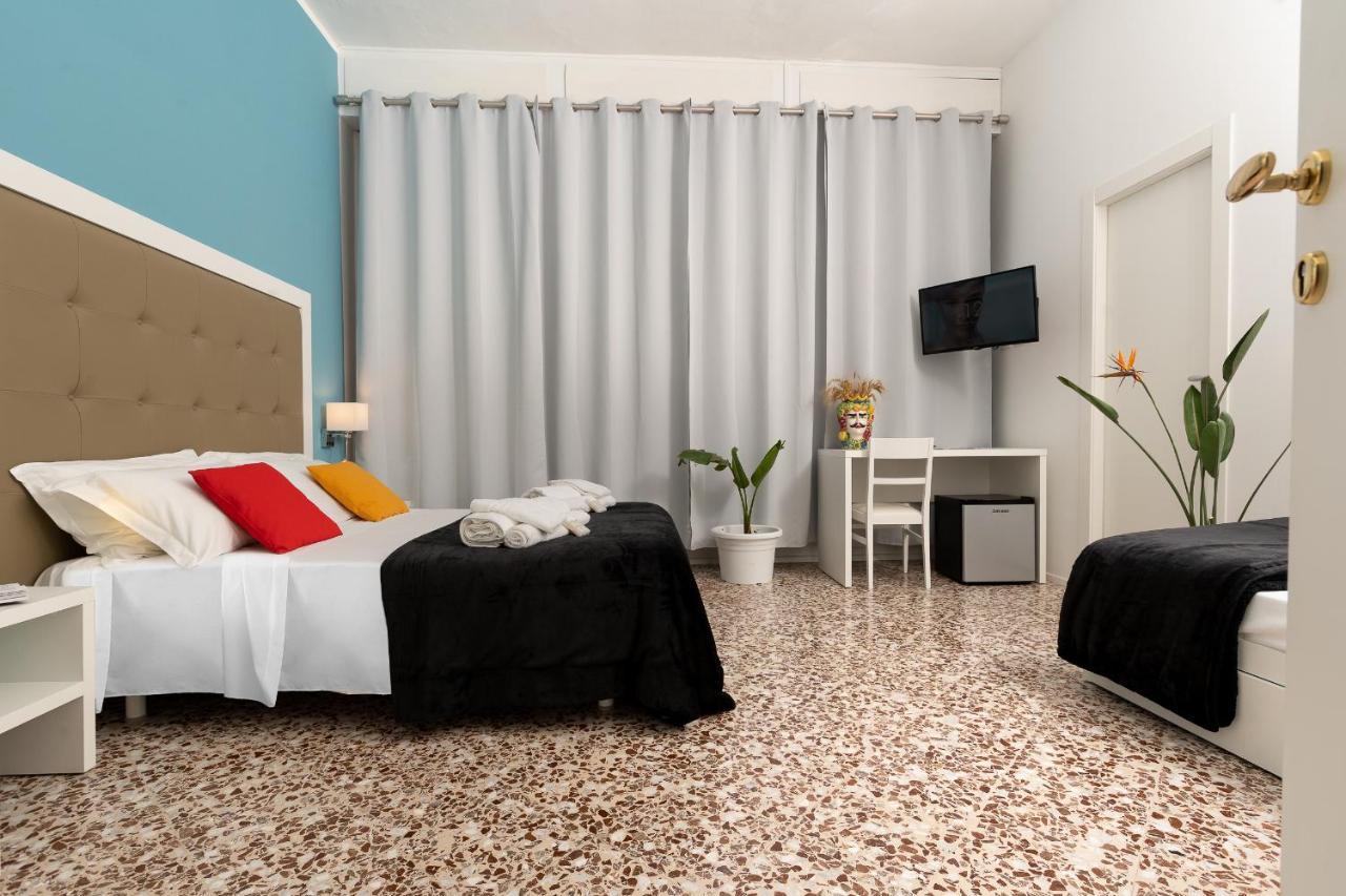Regina Margherita - Bed&Breakfast&Rooftop Lounge Bar Syrakus Exterior foto